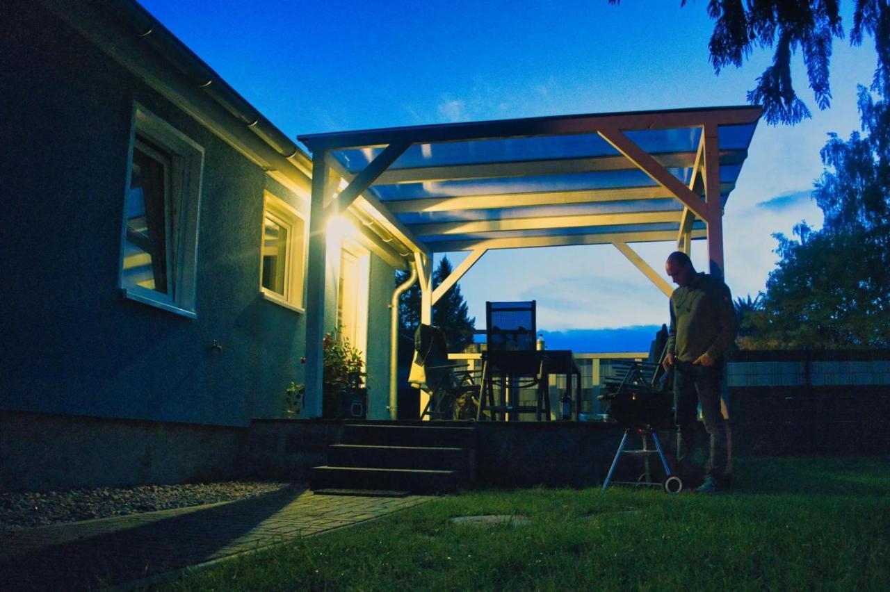 Ferienhaus Waldgefluester 70 Qm I Ueberdachte Terrasse I 2 Schlafzimmer I Strandnah Joachimsthal Dış mekan fotoğraf